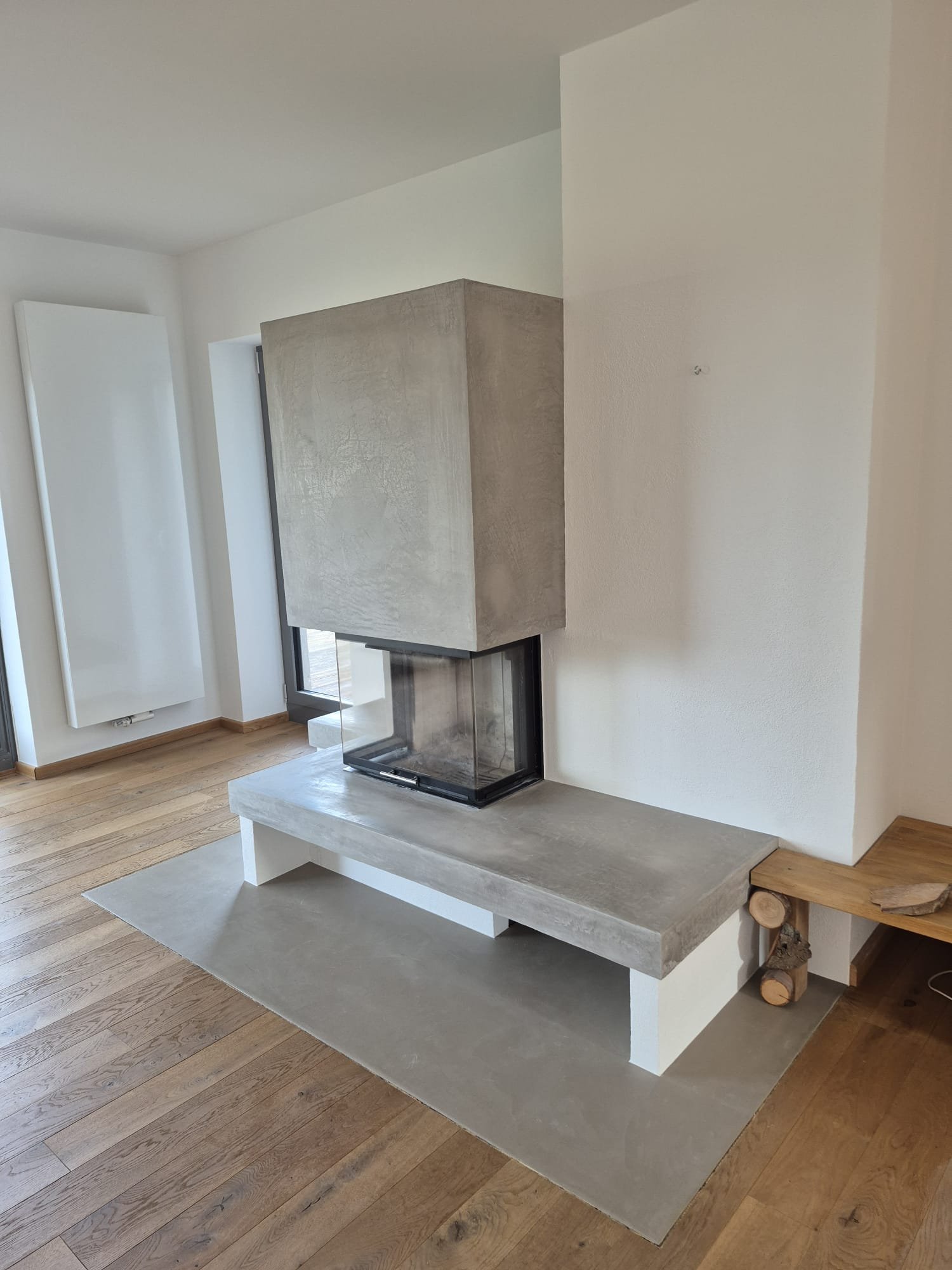 Kamin nachher — Spachteltechnik in Betonoptik